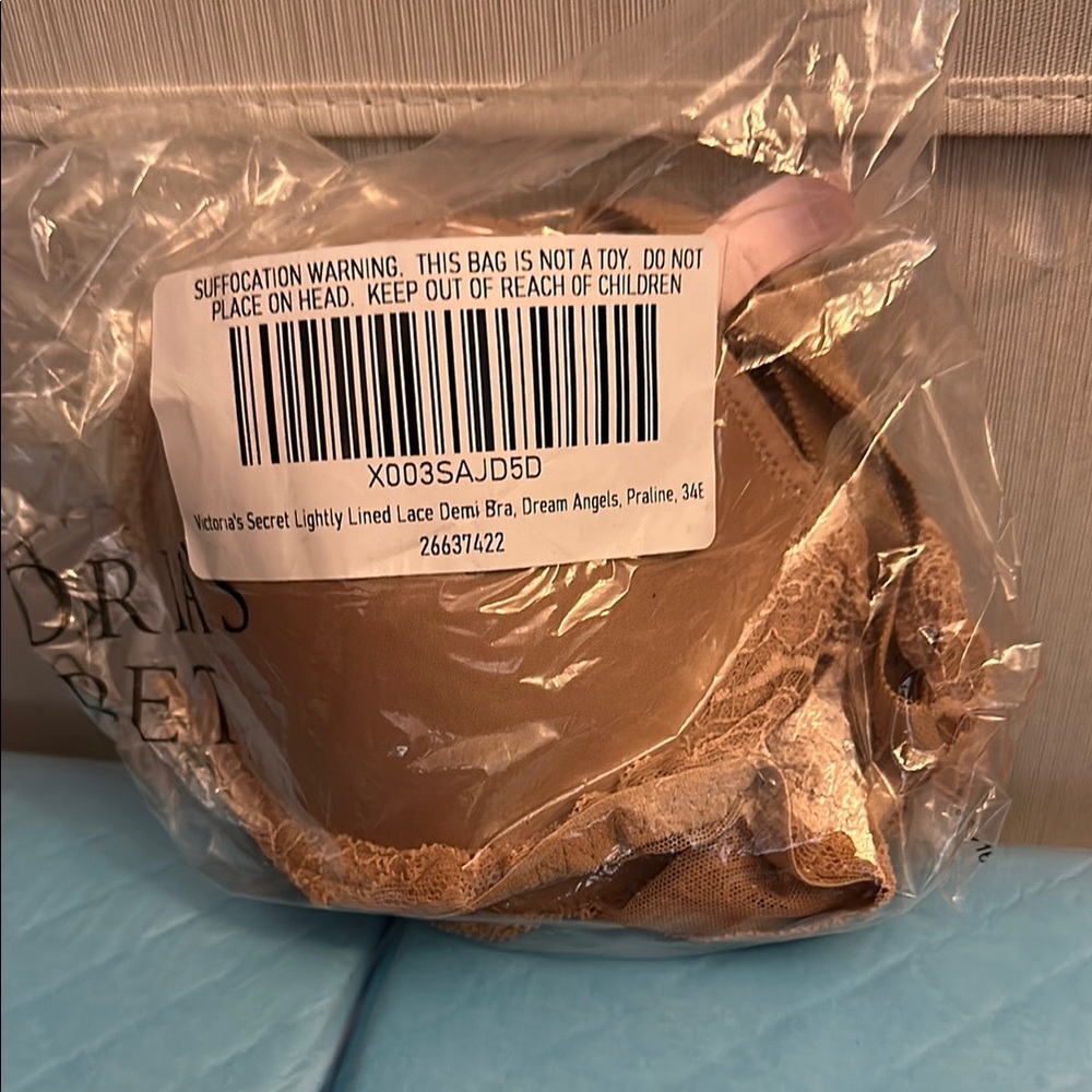 Victoria's Secret Lace Demi Bra in Praline - 34e new with tags in bag!